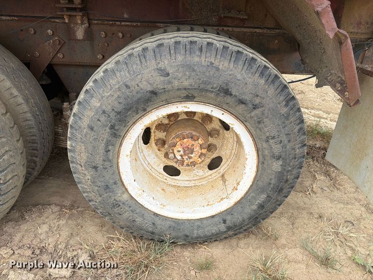 image for item FK5084 1971 Mack R685 water truck