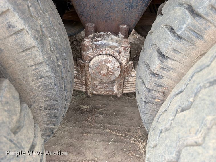 image for item FK5084 1971 Mack R685 water truck