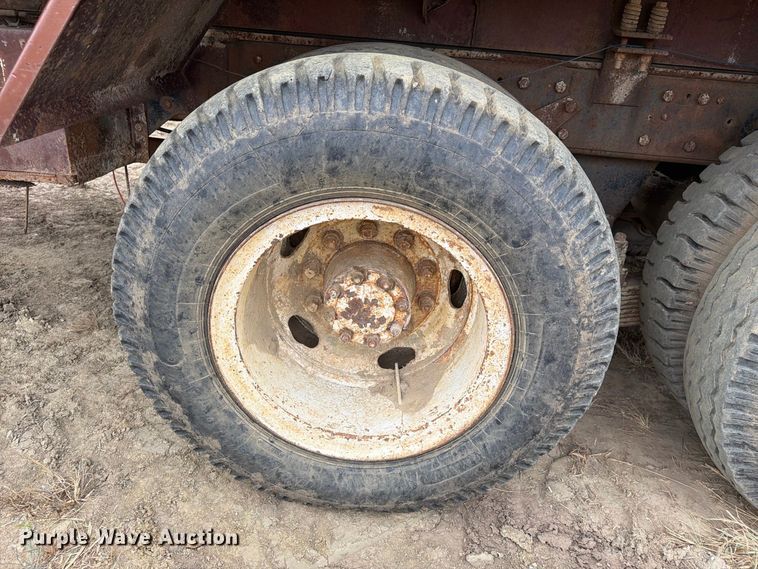 image for item FK5084 1971 Mack R685 water truck