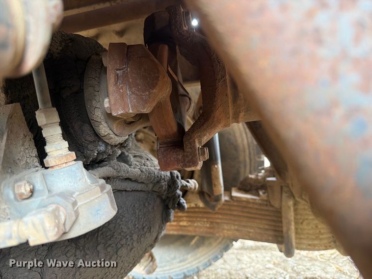 image for item FK5084 1971 Mack R685 water truck