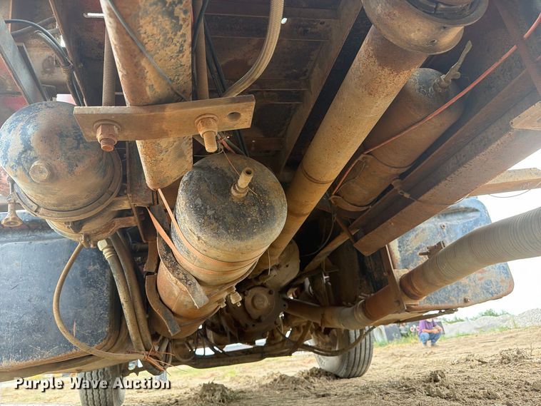 image for item FK5084 1971 Mack R685 water truck