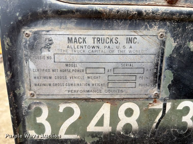 image for item FK5084 1971 Mack R685 water truck
