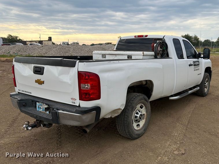image for item FK5086 2013 Chevrolet Silverado 2500HD Ext. Cab pickup truck