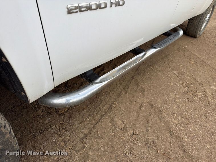 image for item FK5086 2013 Chevrolet Silverado 2500HD Ext. Cab pickup truck
