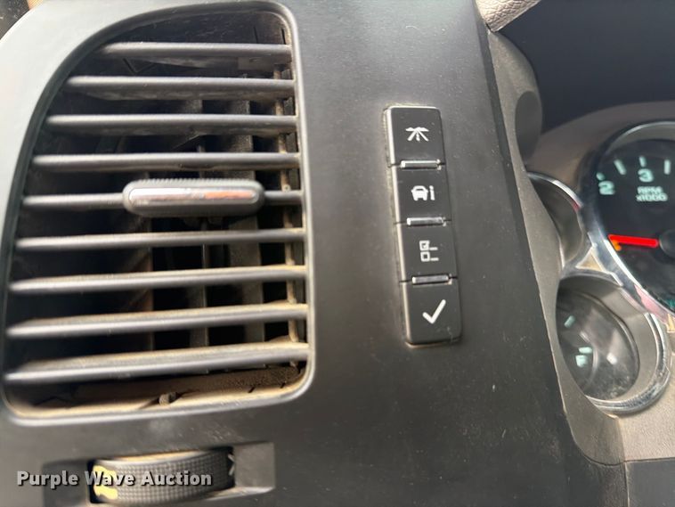 image for item FK5086 2013 Chevrolet Silverado 2500HD Ext. Cab pickup truck