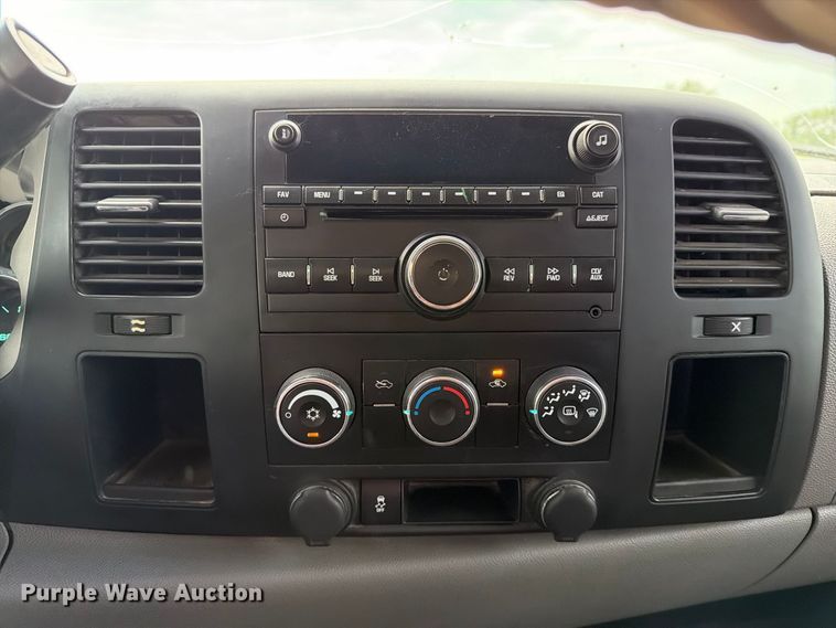 image for item FK5086 2013 Chevrolet Silverado 2500HD Ext. Cab pickup truck