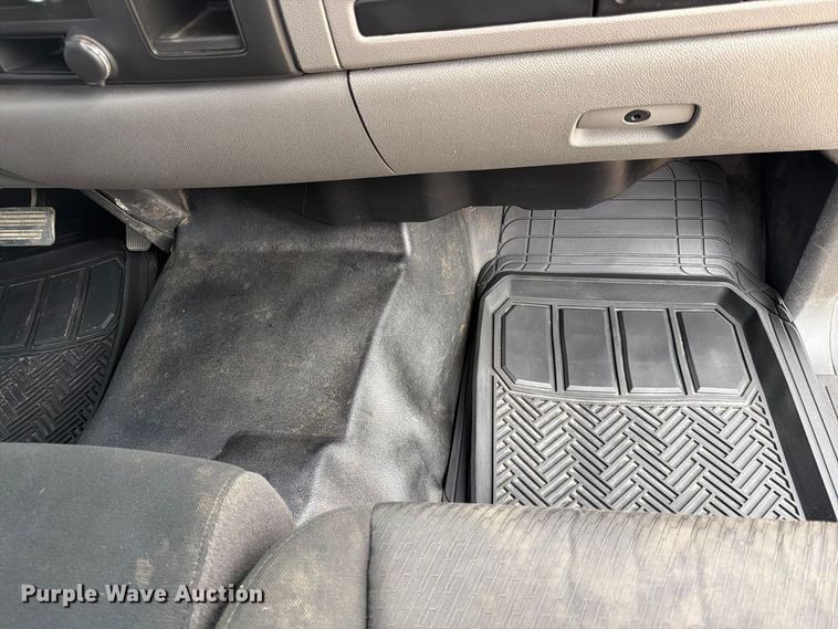 image for item FK5086 2013 Chevrolet Silverado 2500HD Ext. Cab pickup truck