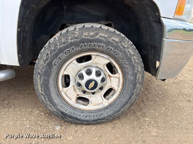 image for item FK5086 2013 Chevrolet Silverado 2500HD Ext. Cab pickup truck