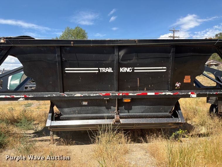 image for item FM7613 2007 Trail King bottom dump trailer