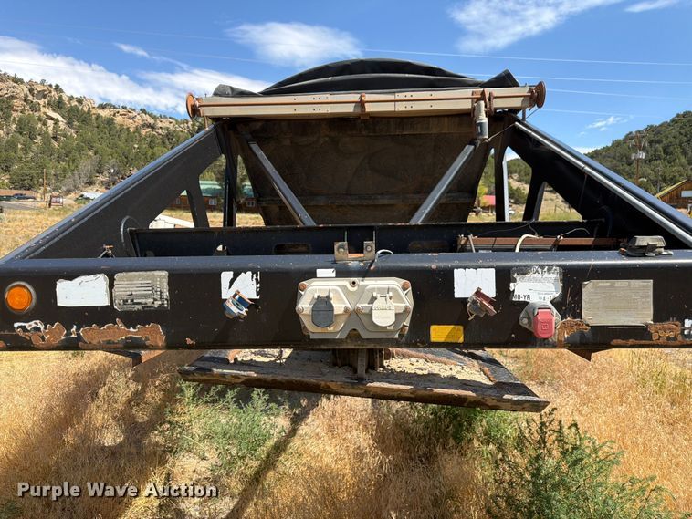 image for item FM7613 2007 Trail King bottom dump trailer