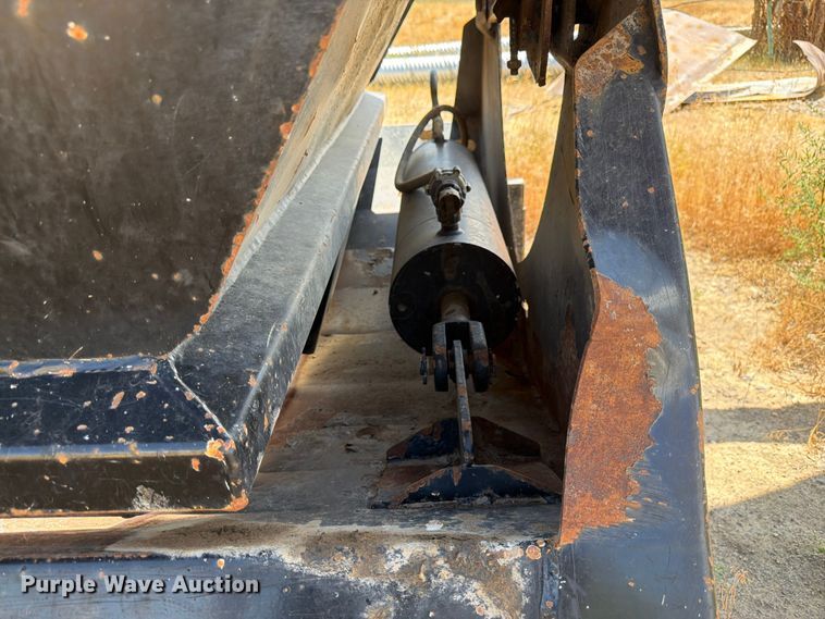 image for item FM7613 2007 Trail King bottom dump trailer