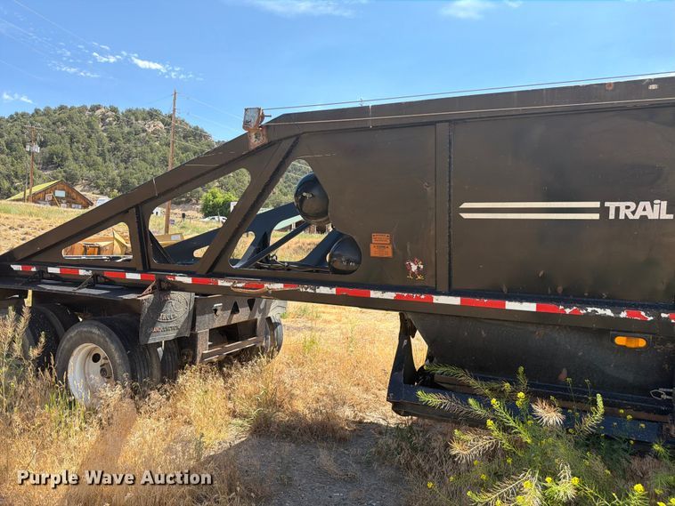 image for item FM7613 2007 Trail King bottom dump trailer
