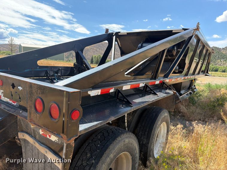 image for item FM7613 2007 Trail King bottom dump trailer