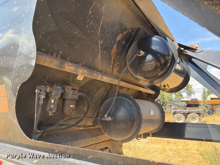 image for item FM7613 2007 Trail King bottom dump trailer