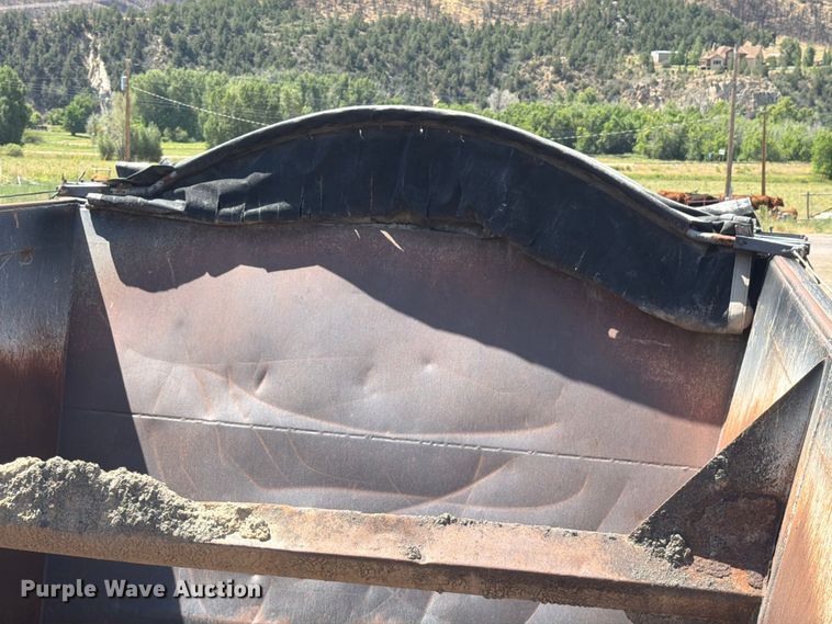 image for item FM7613 2007 Trail King bottom dump trailer