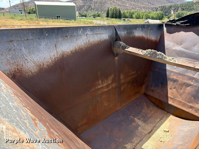 image for item FM7613 2007 Trail King bottom dump trailer