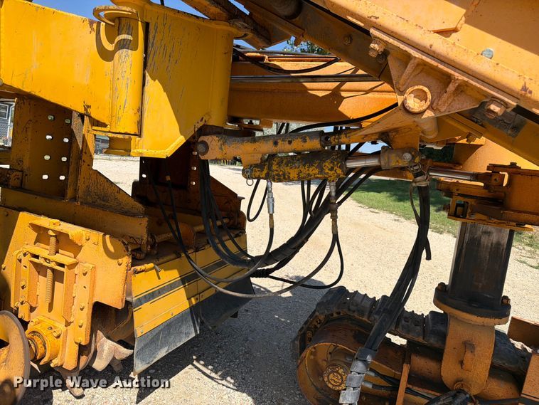 image for item FM7629 Gomaco GT-6300 slipform paver