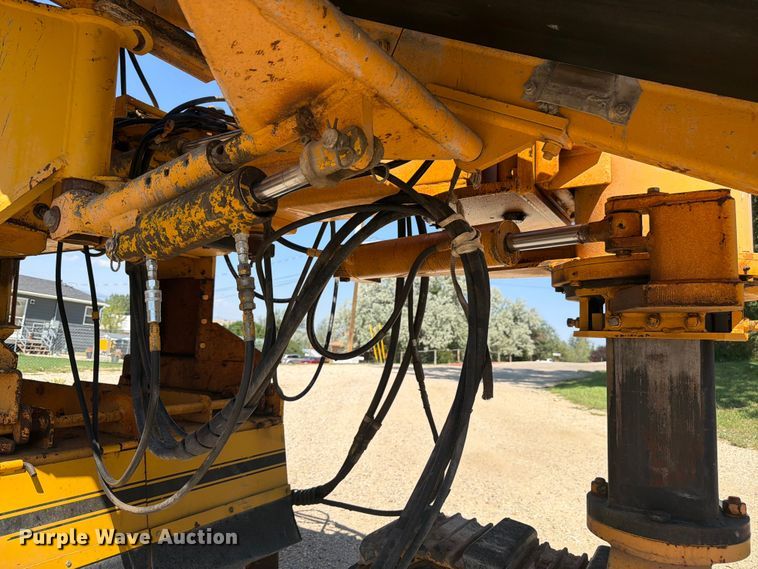 image for item FM7629 Gomaco GT-6300 slipform paver