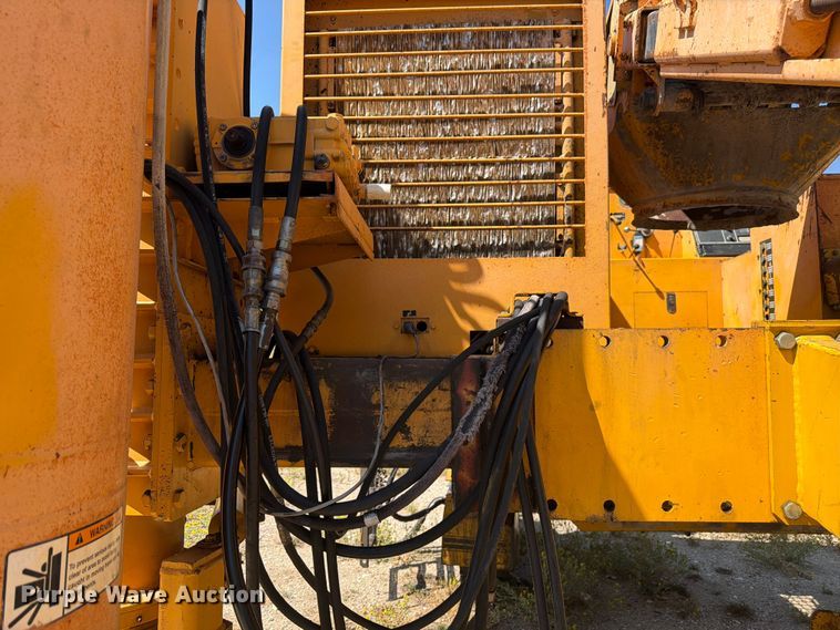 image for item FM7629 Gomaco GT-6300 slipform paver