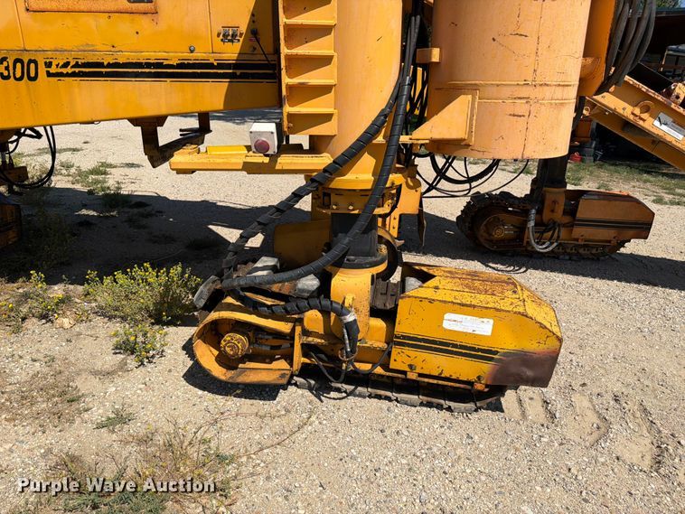 image for item FM7629 Gomaco GT-6300 slipform paver