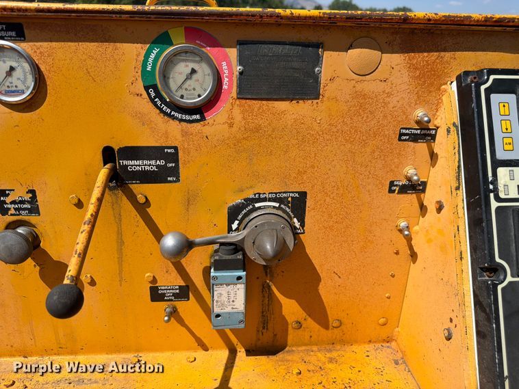 image for item FM7629 Gomaco GT-6300 slipform paver