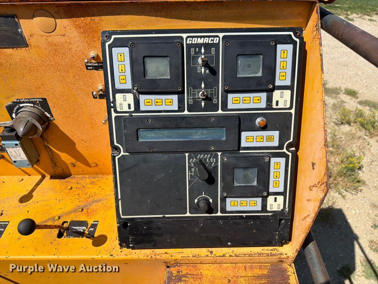 image for item FM7629 Gomaco GT-6300 slipform paver