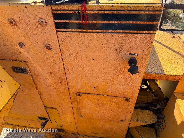 image for item FM7629 Gomaco GT-6300 slipform paver