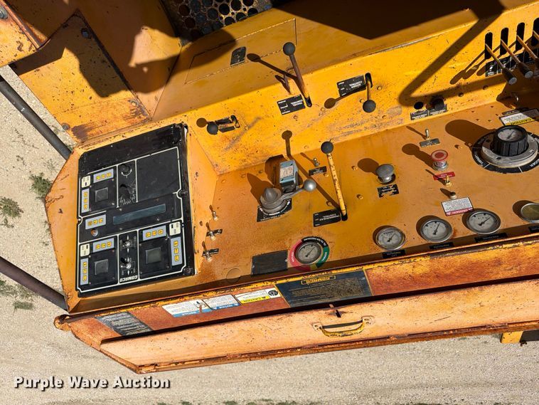 image for item FM7629 Gomaco GT-6300 slipform paver