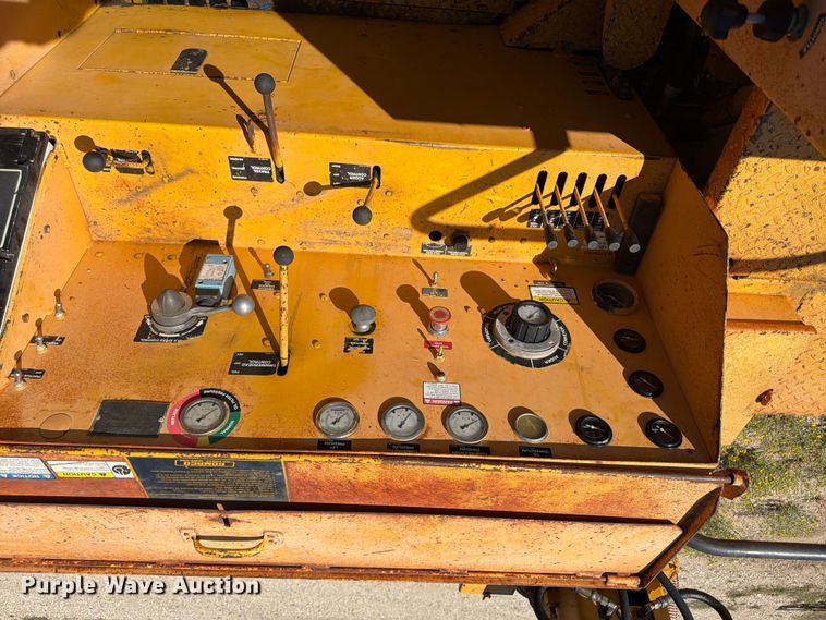 image for item FM7629 Gomaco GT-6300 slipform paver