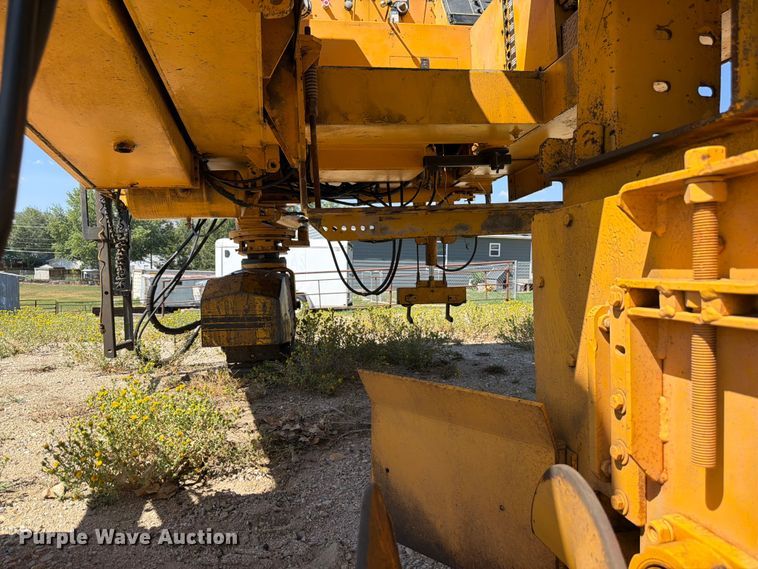 image for item FM7629 Gomaco GT-6300 slipform paver