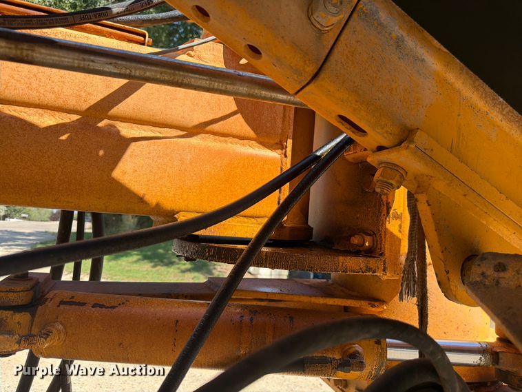 image for item FM7629 Gomaco GT-6300 slipform paver