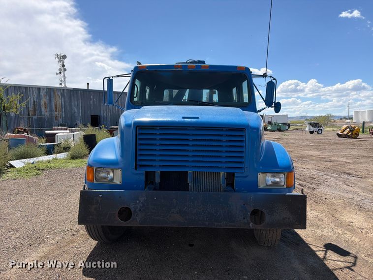 image for item FM7631 1990 International 4700 Crew Cab utility / service truck