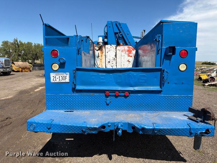 image for item FM7631 1990 International 4700 Crew Cab utility / service truck