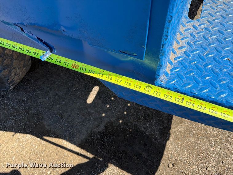 image for item FM7631 1990 International 4700 Crew Cab utility / service truck