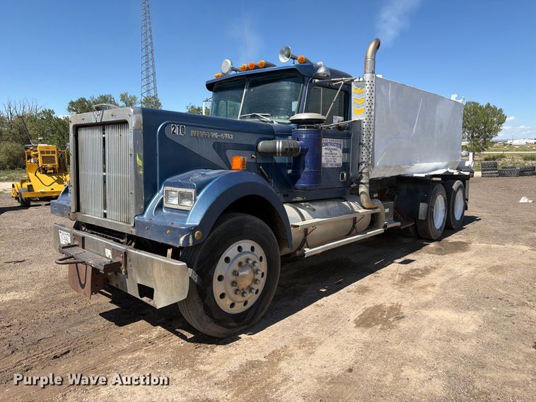 1982 Western Star 4900 water truck