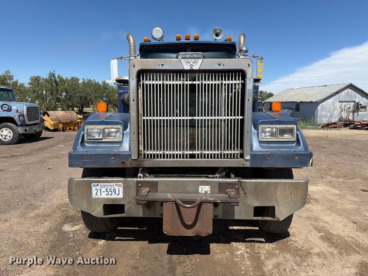 image for item FM7632 1982 Western Star 4900 water truck