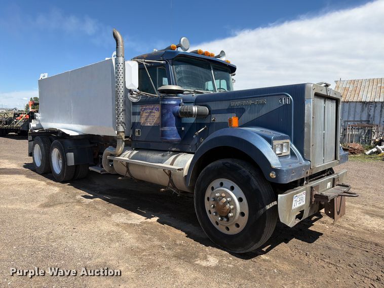 image for item FM7632 1982 Western Star 4900 water truck