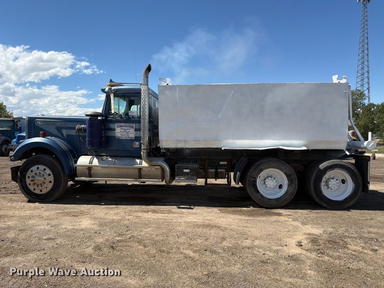 image for item FM7632 1982 Western Star 4900 water truck