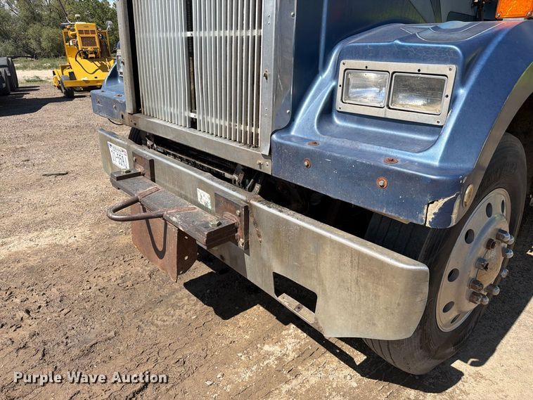 image for item FM7632 1982 Western Star 4900 water truck