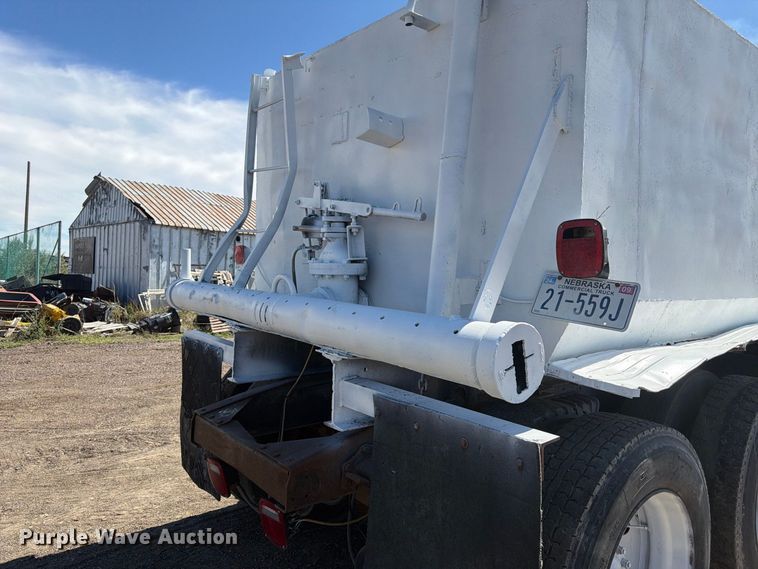 image for item FM7632 1982 Western Star 4900 water truck
