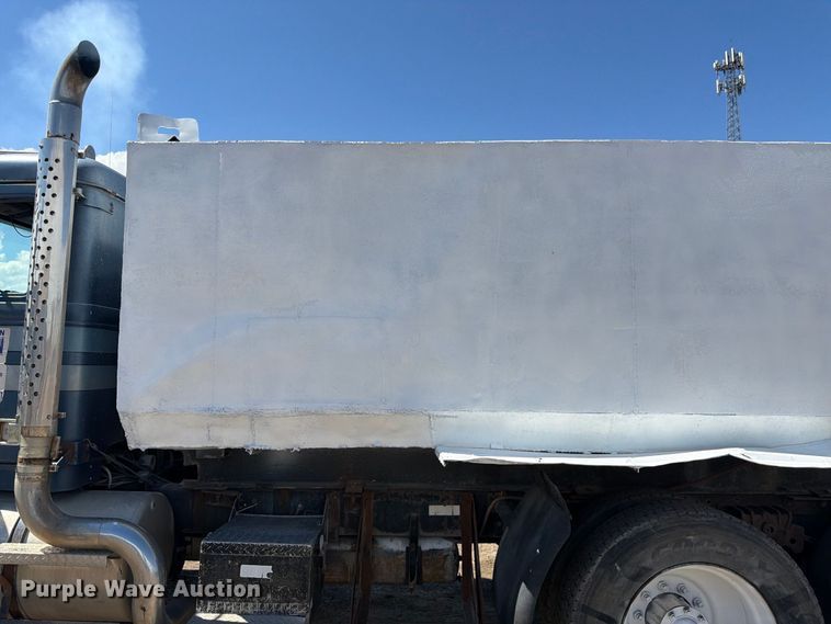 image for item FM7632 1982 Western Star 4900 water truck