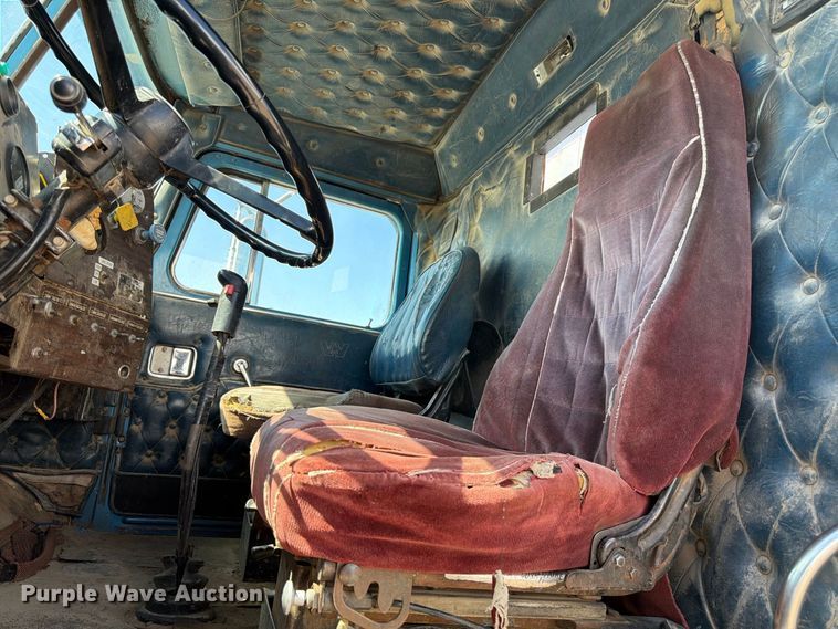 image for item FM7632 1982 Western Star 4900 water truck