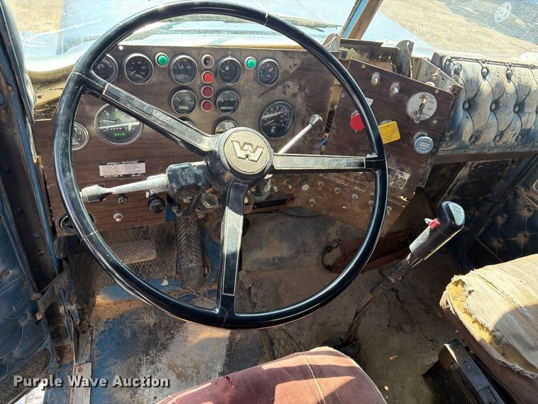 image for item FM7632 1982 Western Star 4900 water truck