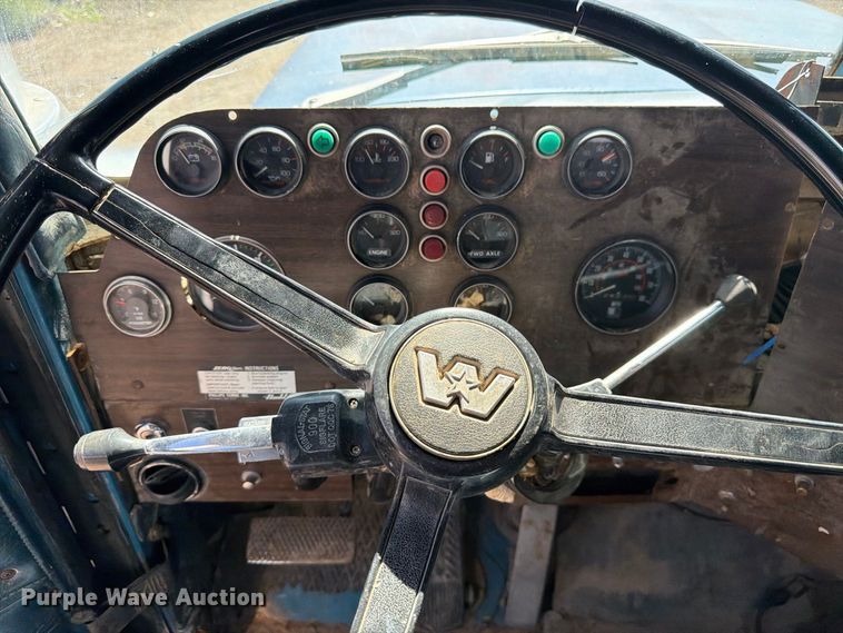 image for item FM7632 1982 Western Star 4900 water truck