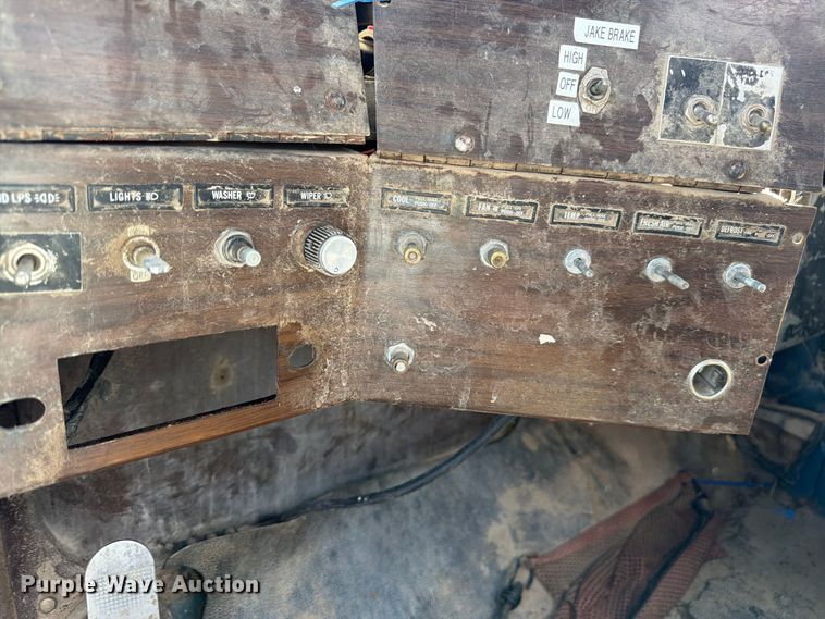 image for item FM7632 1982 Western Star 4900 water truck