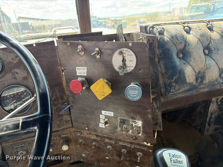 image for item FM7632 1982 Western Star 4900 water truck