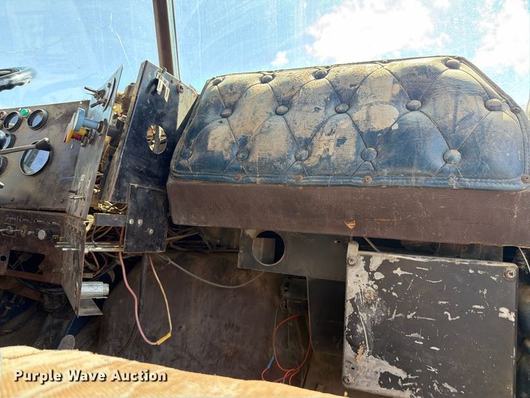 image for item FM7632 1982 Western Star 4900 water truck