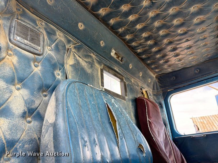 image for item FM7632 1982 Western Star 4900 water truck