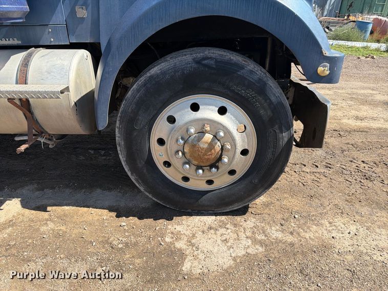 image for item FM7632 1982 Western Star 4900 water truck