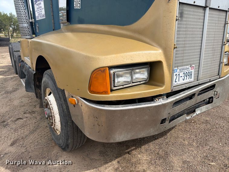 image for item FM7634 1987 Kenworth T600A semi truck